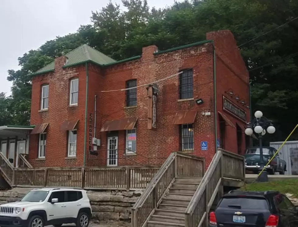Kentucky Pizza Place Resides in a Haunted Old Jail